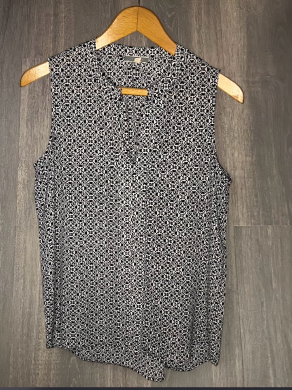 Pleione Sleeveless Blouse Women’s Small Black‎ & White Print